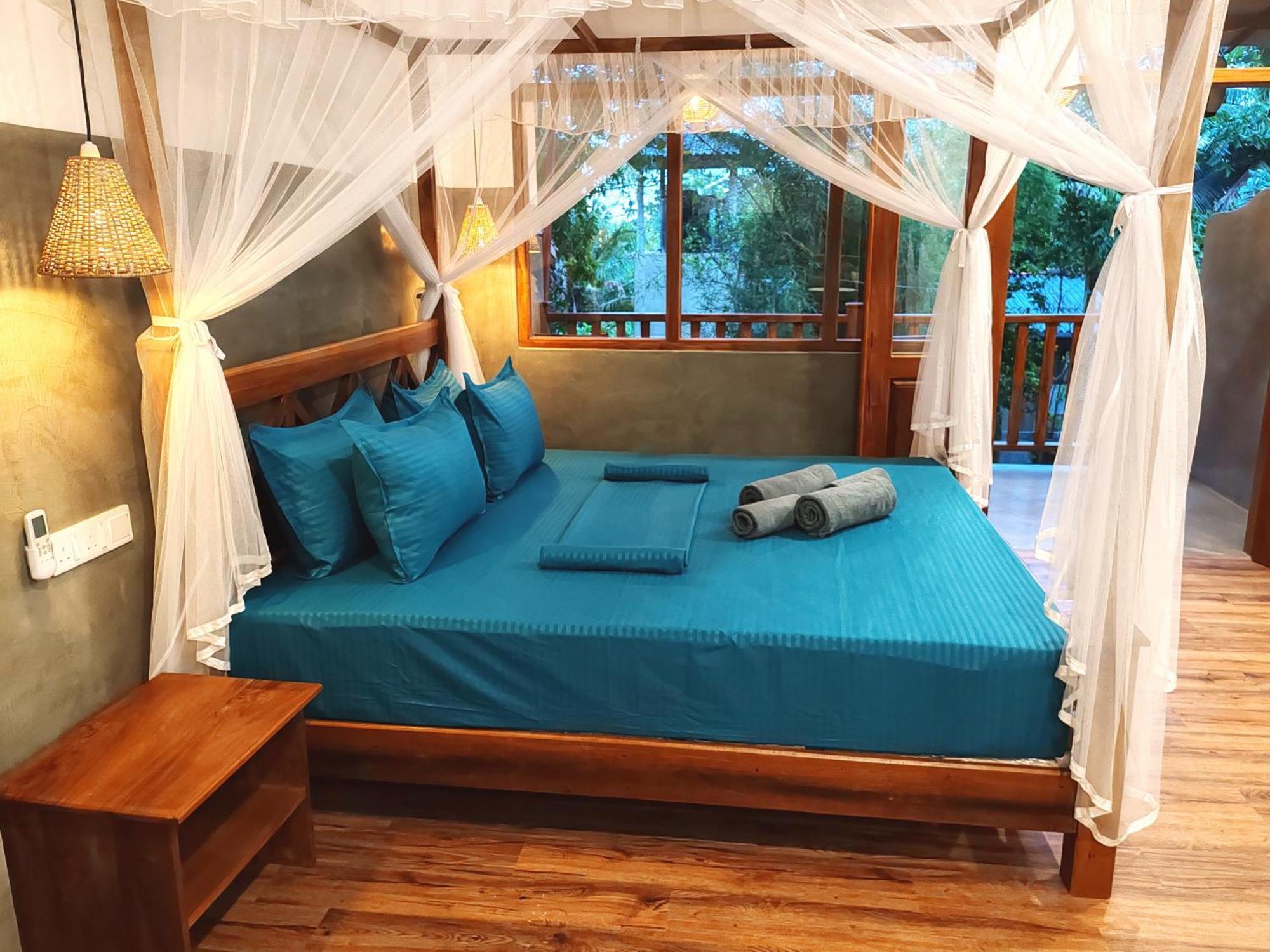 The Jungle View Hotel Mirissa Buitenkant foto