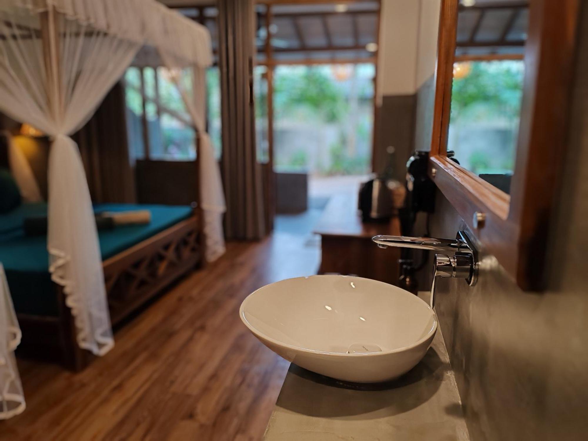 The Jungle View Hotel Mirissa Kamer foto